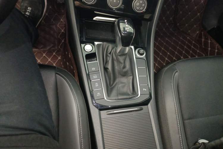 Used Volkswagen Sagitar 2020 280TSI DSG Comfort Version China VI Standard Gear Lever