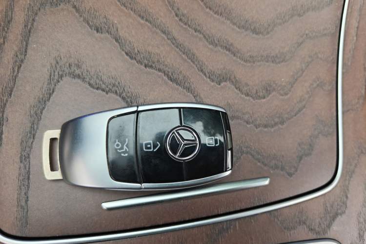 Used Mercedes-Benz E-Class 2019 E 260 L
