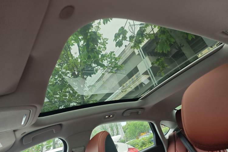 Used Lincoln Z 2025 2.0T Prestige Edition Headliner