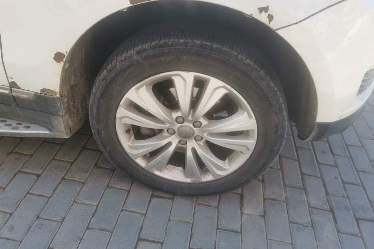 Used Haval H8 2017 2.0T Gasoline Two-Wheel Drive Smart Edition
