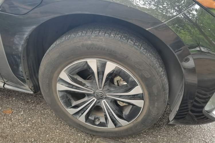 Used Toyota FAW bZ4X 2022 Four-Wheel-Drive High-Performance PRO Edition Right Front Wheel Hub