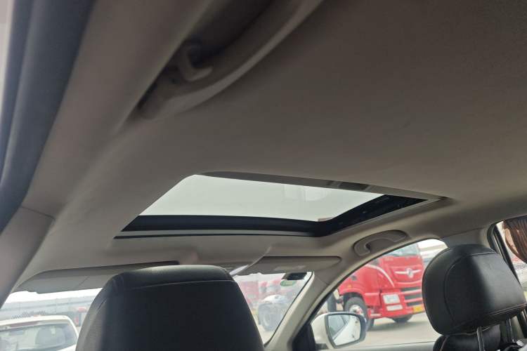 Used Dongfeng Aeolus AX7 2016 2.0L Automatic Zhiyi Trim