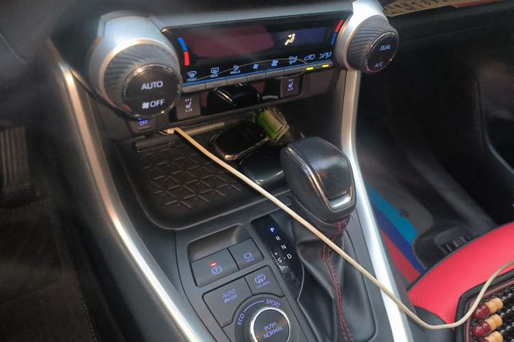 Used Toyota RAV4 Rongfang Plug-in Hybrid 2022 2.5L Two-Wheel Drive Elite Pro