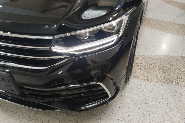 Used Volkswagen Tiguan L 2024 Outstanding Model 330TSI Automatic Two-Wheel Drive R-Line Dragon Glory Edition