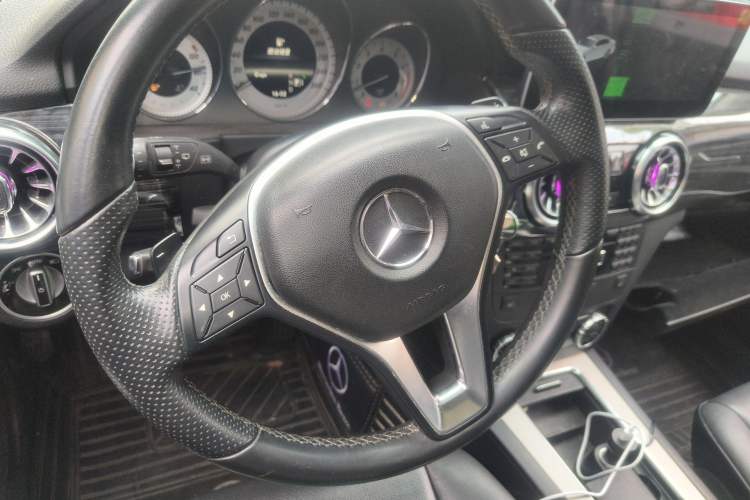Used Mercedes-Benz GLK-Class 2013 GLK 300 4MATIC Fashion Model Steering Wheel