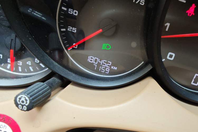 Used Porsche Cayenne 2011 3.6L automatic transmission U.S. specification
