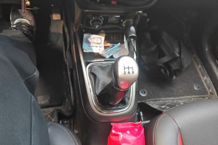 Used CHANGAN CS15 2016 1.5L Manual Luxury Edition
