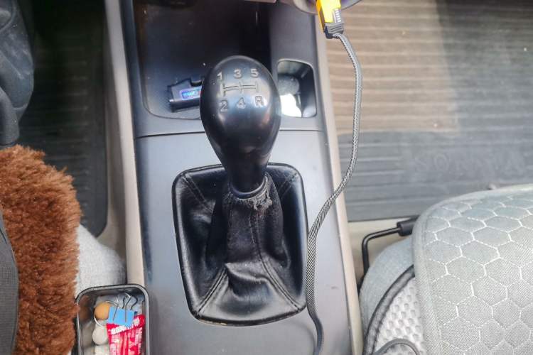 Used Hyundai MoInca 2009 1.8L Manual Comfort Edition GL Gear Lever