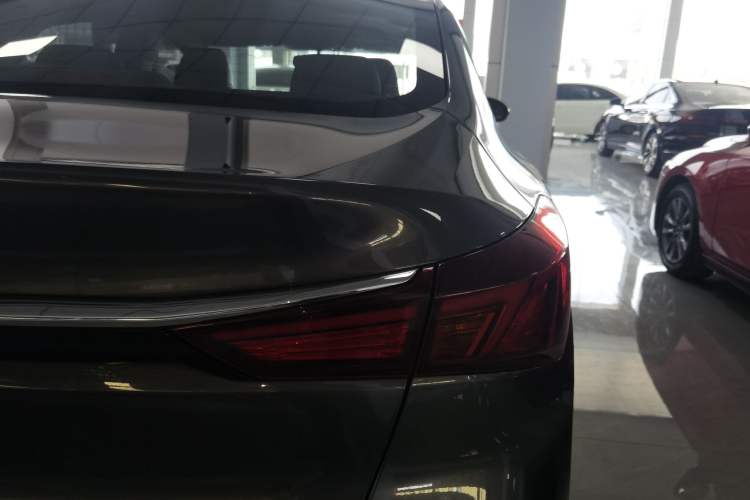 Used CHANGAN Eado 2021 PLUS 1.6L GDI CVT Luxury Model Right Rear Taillight