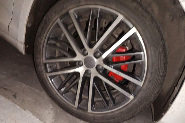 Used Geely Auto Preface 2023 2.0TD Prestige Version Right Front Wheel Hub