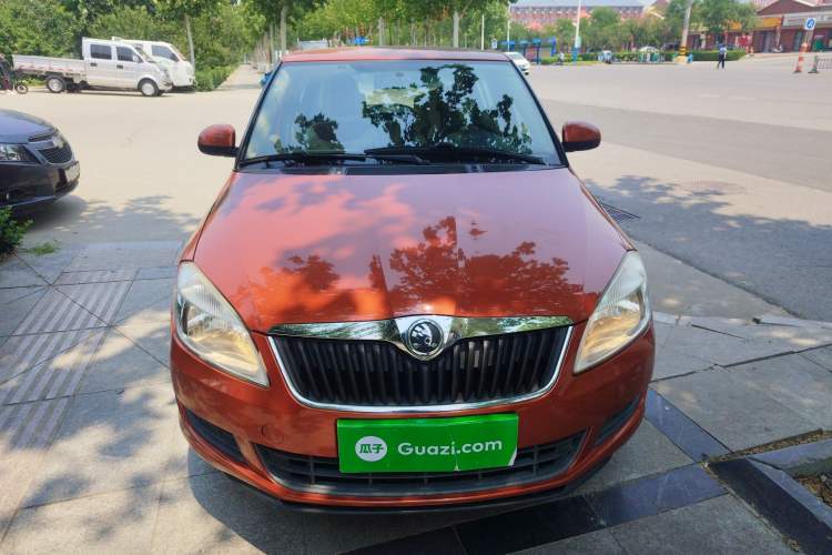 Used Skoda Fabia 2014 1.4L Automatic Crystal Edition
