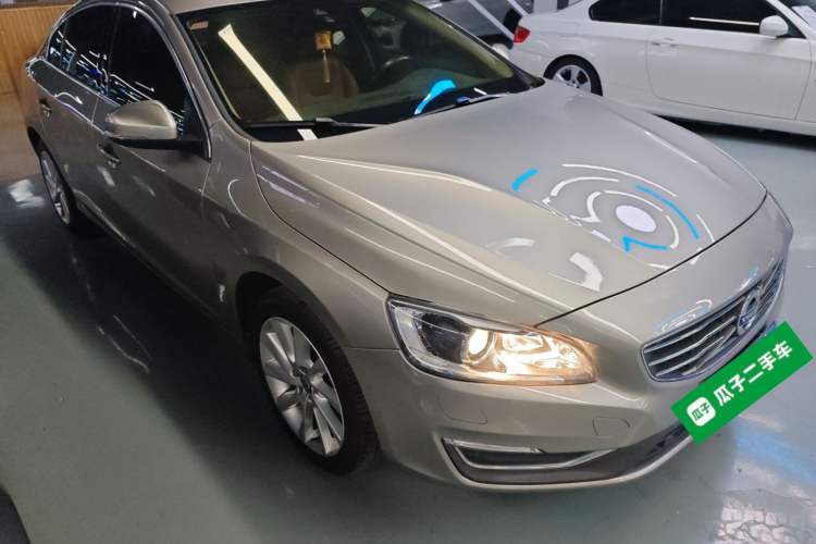 Used Volvo S60 2016 S60L T4 Zhiyuan Edition Front Right 45 Deg