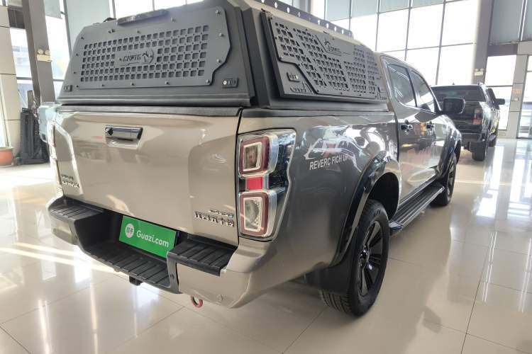 Used Isuzu D-MAX 2023 1.9T Automatic All-Wheel Drive V-CROSS Yue Ling Trim
