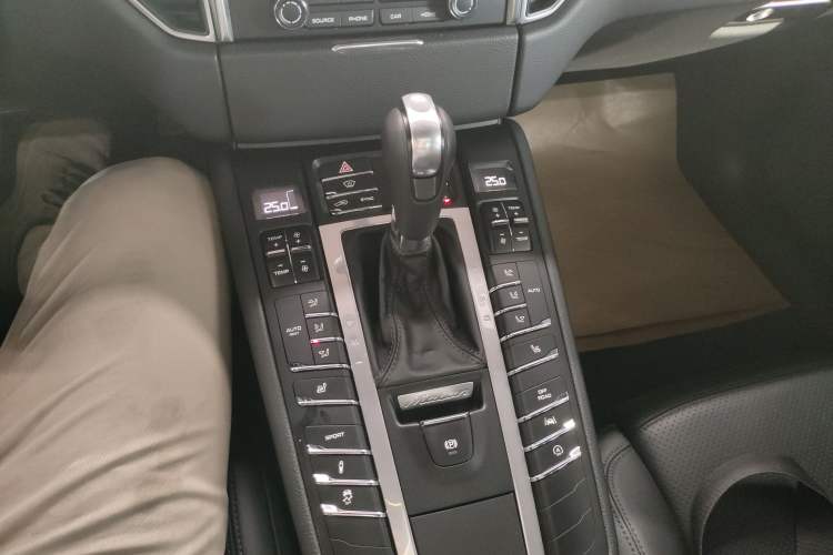 Used Porsche Macan 2017 Macan 2.0T