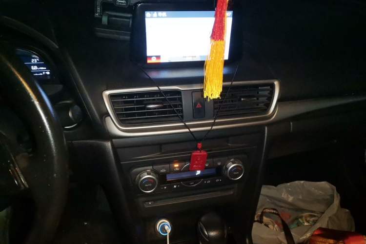 Used Mazda 3 Axela 2017 Sedan 1.5L Automatic Luxury Model China VI Standard
