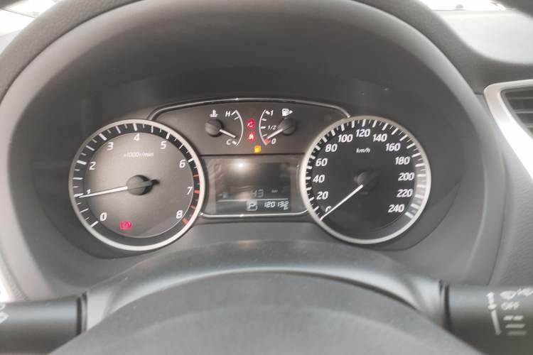 Used Nissan Sylphy 2019 1.6XV CVT Smart Connect Luxury Edition China V Standard Instrument Cluster