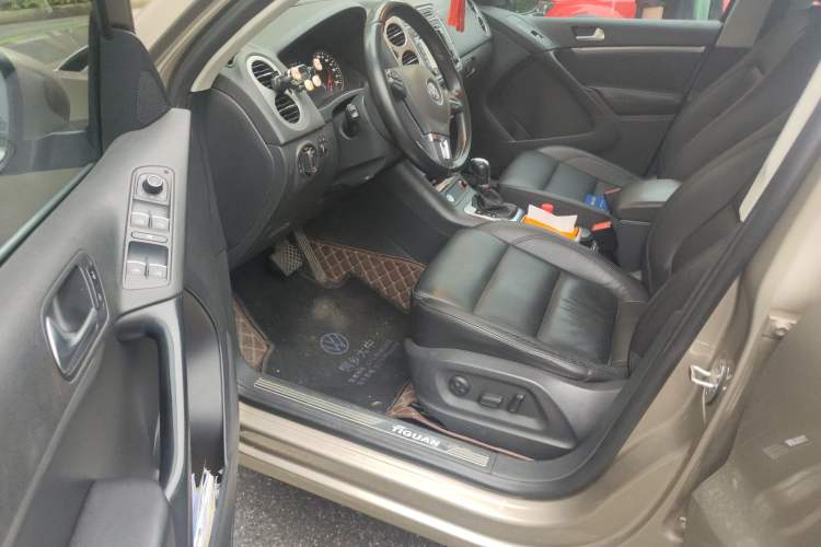 Used Volkswagen Tiguan 2015 1.8TSI Automatic All-Wheel-Drive Luxury Model Driver Seat