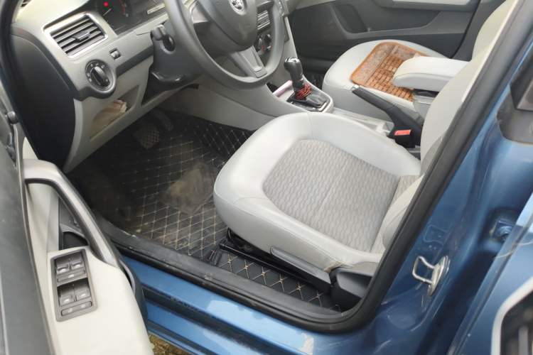 Used Skoda Rapid 2013 1.6L Automatic Smart Selection Model