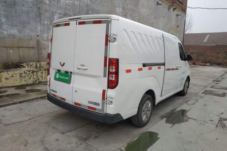 Used Wuling Yangguang 2024 300km Comfort Version with Sealed Windows 60kW Rear Right 45 Deg