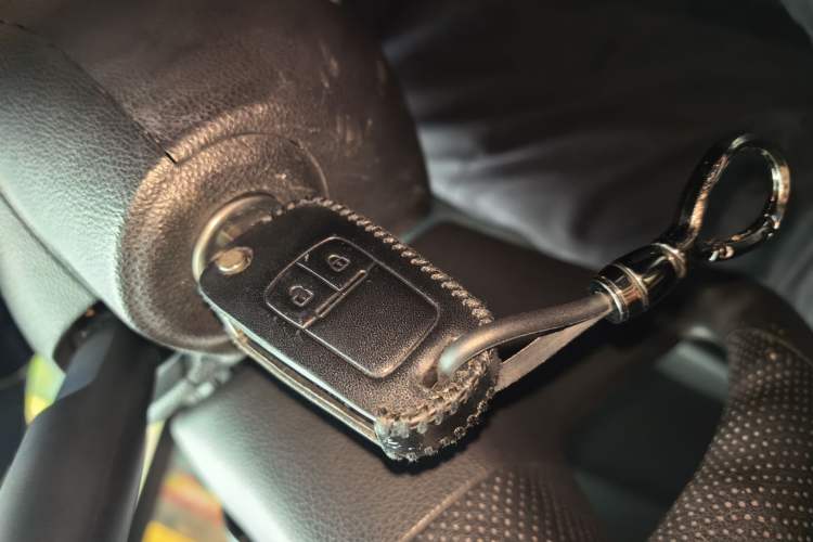 Used Chevrolet Trax 2016 1.4T Automatic Two-Wheel Drive Comfort Version with Sunroof Vehicle Key