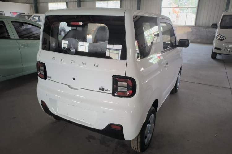 Used Geely Galaxy Panda 2024 Panda Mini 200km Endurance Bear Rear Right 45 Deg