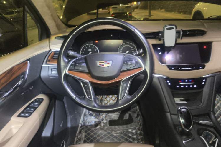 Used Cadillac XT5 2016 28T 4x4 Platinum Edition