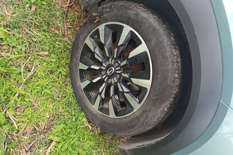 Used GAC Trumpchi EMKOO 2022 1.5T Supernova Pro Edition Right Front Wheel Hub