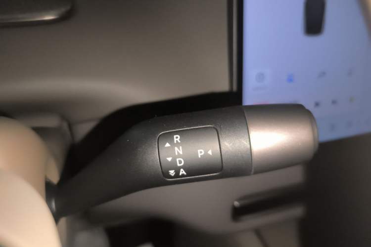 Used Li Auto i6 2025 Model Two-Wheel-Drive Standard Type Gear Lever