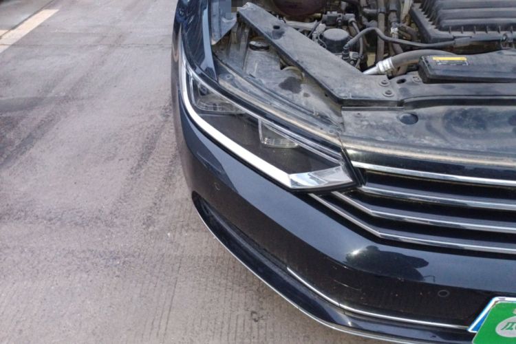 Used Volkswagen Magotan 2019 280TSI DSG Comfort Model China VI Standard Right Front Headlight