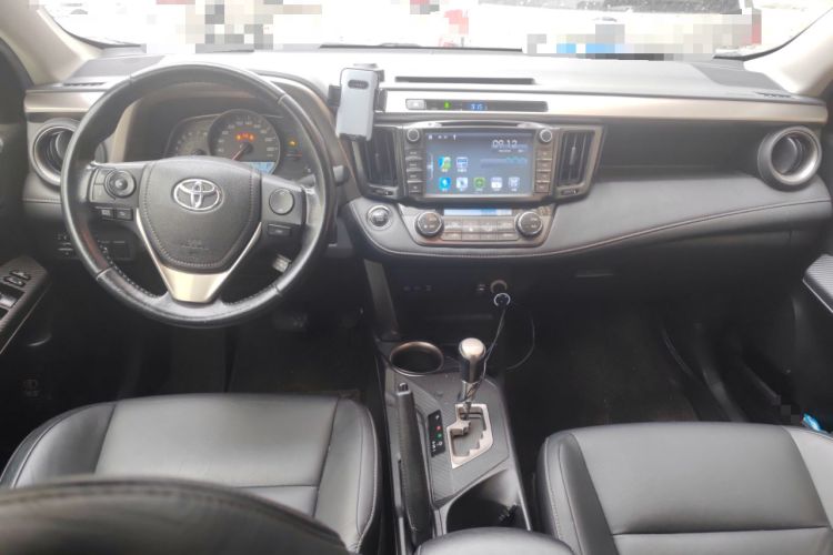 Used Toyota RAV4 2013 2.5L Automatic 4x4 Elite Edition Center Console