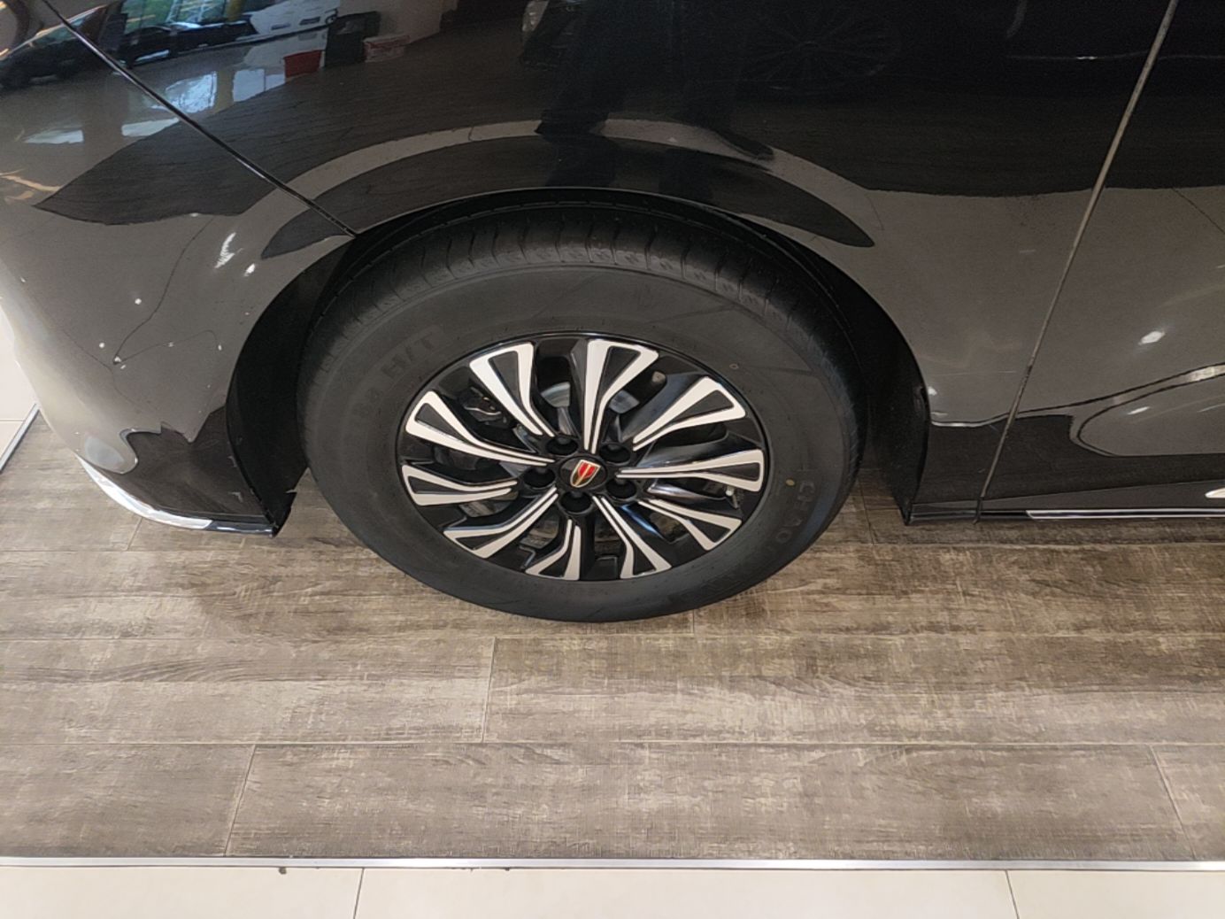 Hongqi HQ9 PHEV 2024 2.0T Four-Wheel Drive Business Edition — снимка 10