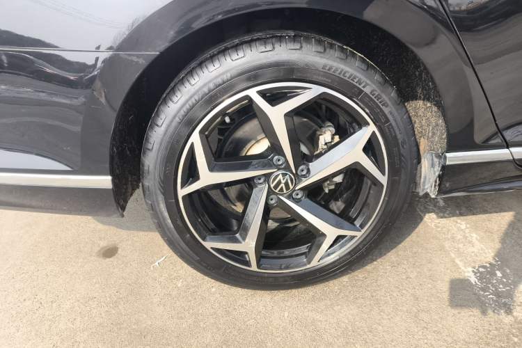 Used Volkswagen Magotan 2023 2 Million Units Limited Edition 330TSI DSG Leading Version