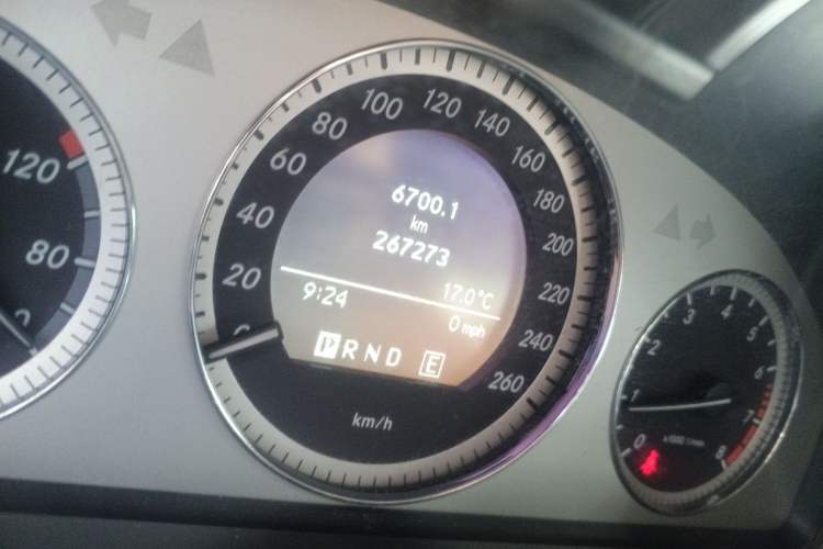 Used Mercedes-Benz GLK-Class 2011 GLK 300 4MATIC Fashion Model