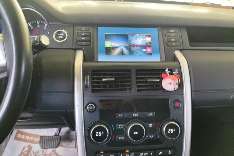 Used Land Rover Discovery Sport 2016 2.0T SE Audio And AC Panel