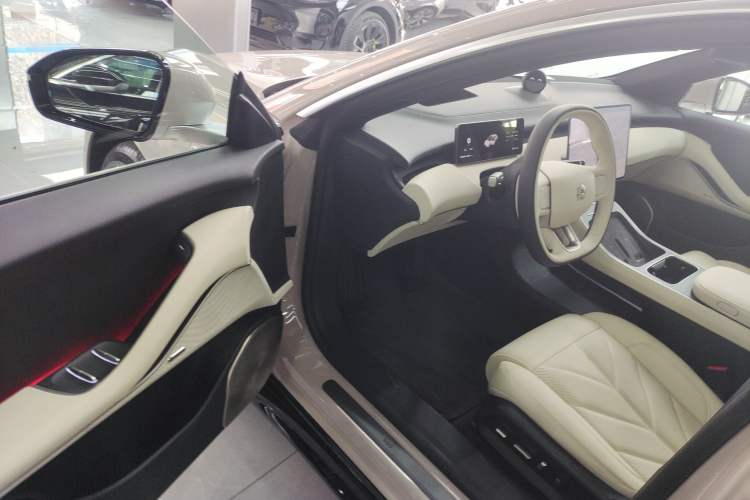 Used Nio ET5T 2025 75 kWh Touring