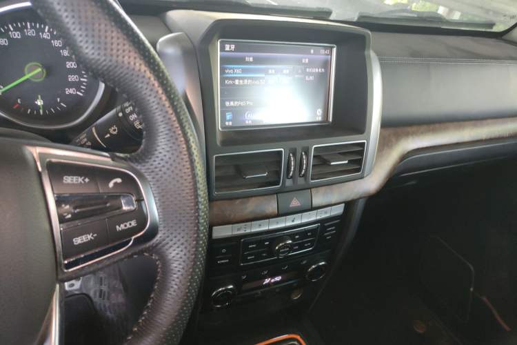 Used BAIC Off-Road BJ80 2018 2.3T Automatic Prestige Version China V Emission Standard Audio And AC Panel