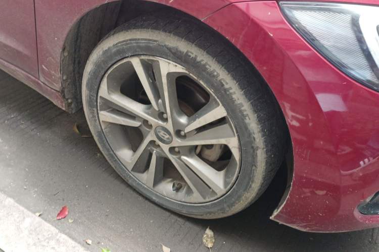 Used Hyundai Elantra (6th Generation / Lingdong) 2016 1.6L Automatic ZhiXuan – Elite Version Right Front Wheel Hub