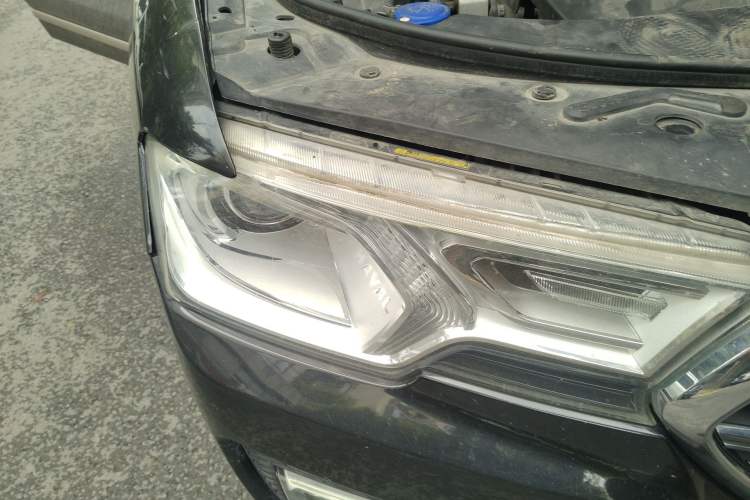 Used Haval H7 2016 Blue-Label H7 2.0T Automatic Luxury Model Right Front Headlight