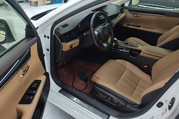 Used Lexus ES 2015 200 Comfort Edition Driver Seat