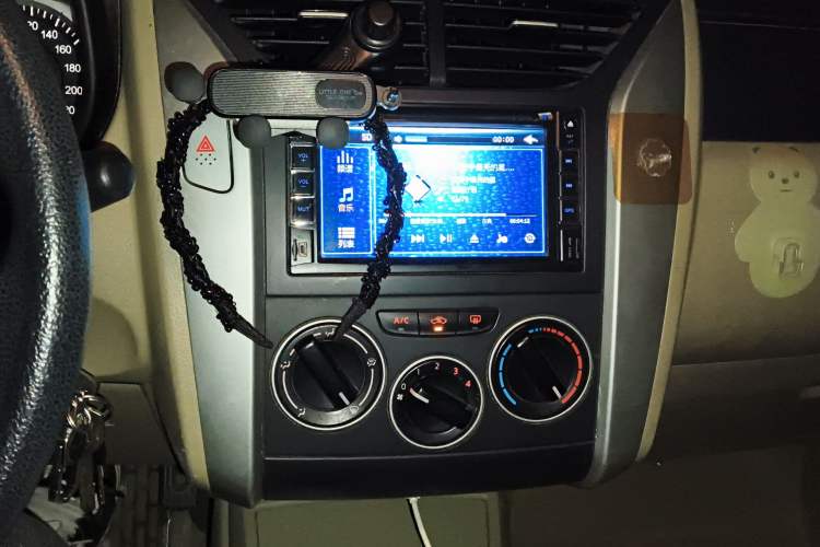 Used Venucia R50 2013 1.6L Manual Fashion Edition