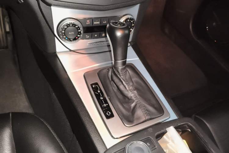 Used Mercedes-Benz C-Class 2010 C 300 Estate Gear Lever