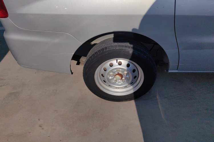 Used JAC Refine M3 2019 1.8L 2-Seat Shuttle Version