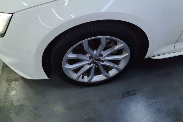 Used Audi A4L 2018 30th Anniversary Edition 40 TFSI Fashion Model
