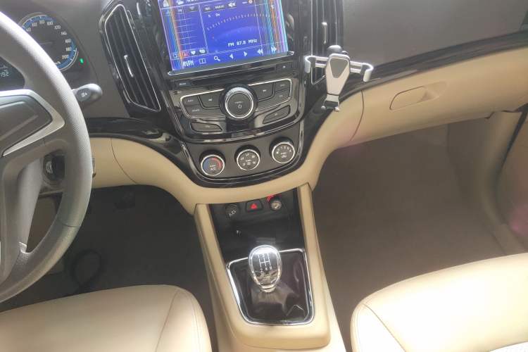 Used Baojun 730 2015 1.8L Manual Comfort ESP Version 7-seater