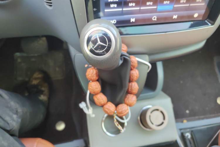 Used Mercedes-Benz Vito 2011 2.5L Elite Edition
