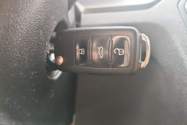 Used Volkswagen Jetta 2017 1.5L Manual Fashion Edition