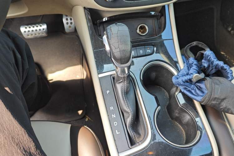 Used Buick Verano 2015 Sedan 15S Automatic Leading Model Gear Lever