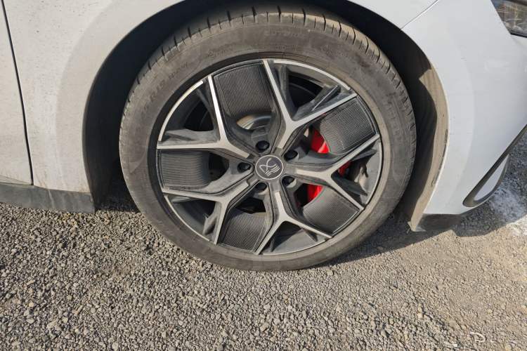 Used BYD Han 2022 EV Genesis Edition 715KM Front-Wheel-Drive Prestige Model
