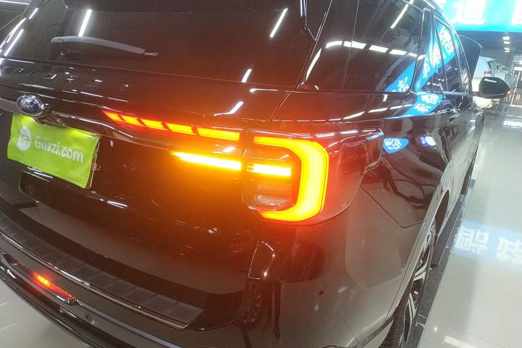 Used Ford Explorer 2023 EcoBoost 285 4x4 ST-LINE 6-Seater