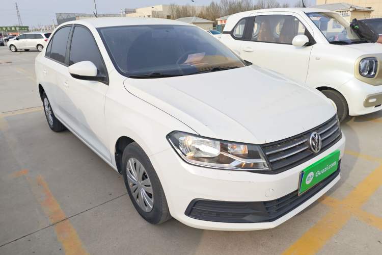 Used Volkswagen Santana 2016 1.4L Manual Fashion Edition Front Right 45 Deg